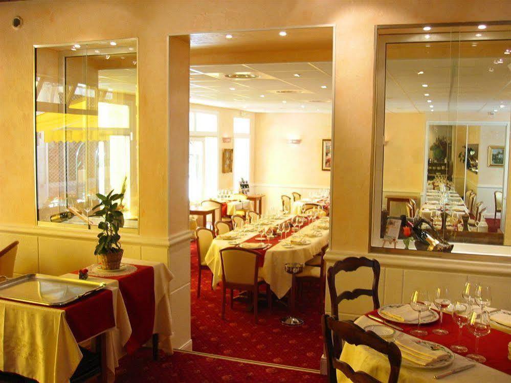 Logis Hotel Restaurant La Boule D'Or Chinon Eksteriør billede