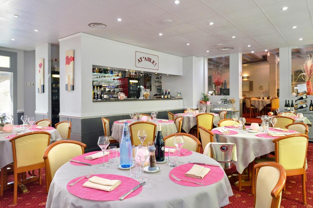 Logis Hotel Restaurant La Boule D'Or Chinon Eksteriør billede